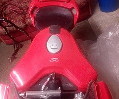 2004 ducati 749 **low mileage** - Image 4/9