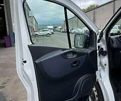 Opel Vivaro - Image 7/10