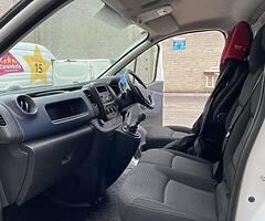 Opel Vivaro - Image 8/10