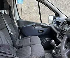 Opel Vivaro - Image 9/10