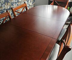 Table and 6 chair, s