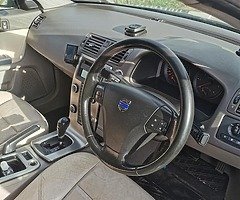 Car - Image 6/10