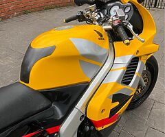 1996 Honda VFR - Image 5/10