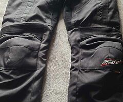 Motorbike clothing - Image 4/10