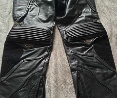 Motorbike clothing - Image 7/10