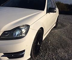 **White 2012 Mercedes-Benz C Class** - Image 4/8