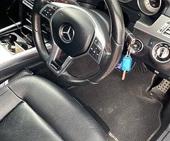 2016 Merc E220 AMG Line Night Edition - Image 6/9