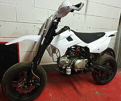 Pitbike Stomp 140 motard