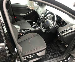 2017 Ford Focus - Image 6/10