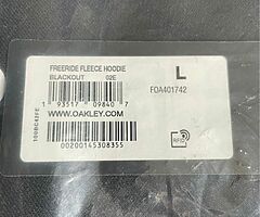 Oakley free ride hoody’s Size large