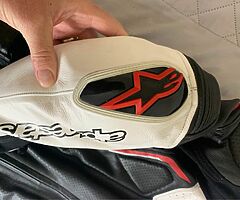 Alpine stars two piece leather suit - Image 10/10