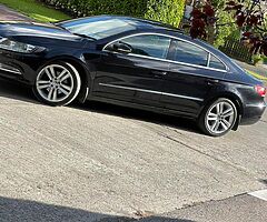 Volkswagen Passat CC 2.0 TDI BlueMotion Sunroof model