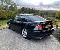Lexus is200