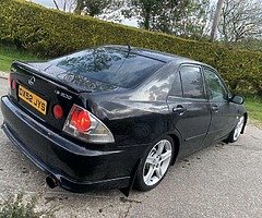 Lexus is200 - Image 4/9