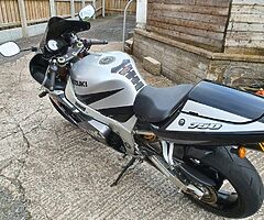 ☀️Suzuki GSXR 750 K3☀️