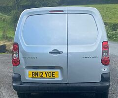 2012 partner 3 seater - Image 4/8