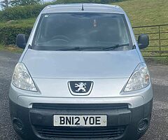 2012 partner 3 seater - Image 5/8