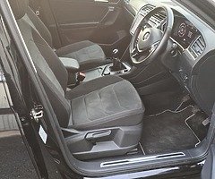 Volkswagen Tiguan - Image 7/10