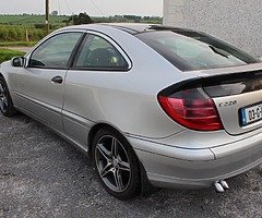 2003 Mercedes-Benz C-Class - Image 9/10