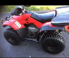 Honda farm quad for sale 250cc 2009 but can talk on price needs one back tyre as it is bad - Image 3/4