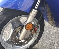 Moped - Image 5/9