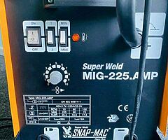 Brand new gas/gasless 225 amp mig welders free delivery. - Image 10/10