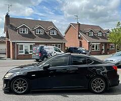 Lexus IS250 2.5v6 - Image 8/10