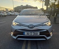 Toyota avensis 2016 , 39k miles ×××