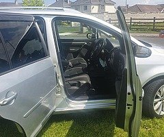 Volkswagen touran - Image 3/10