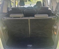Volkswagen touran - Image 9/10
