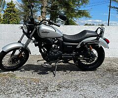 125cc cruiser motorbike 2020 only 960km