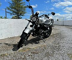 125cc cruiser motorbike 2020 only 960km