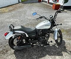 125cc cruiser motorbike 2020 only 960km - Image 6/10