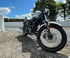 125cc cruiser motorbike 2020 only 960km - Image 8/10