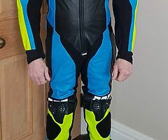 Custom leathers motorcycle racing - Image 8/10