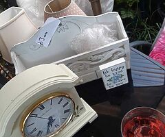 Pictures/clothing/furniture - Image 3/9