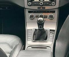 142 Volkswagen Passat - Image 6/10