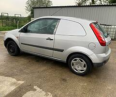 2006 Ford Fiesta