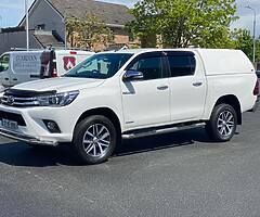 2017 Toyota hilux for sake