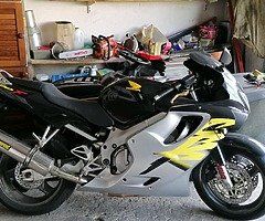 1999 Honda CBR