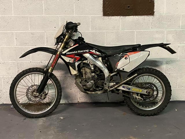 Honda CRF 450X Road Registered - 1/2