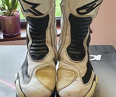 Motorbike leathers boots helmets gloves - Image 3/10