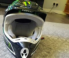 One industries monster energy helmet - Image 4/4