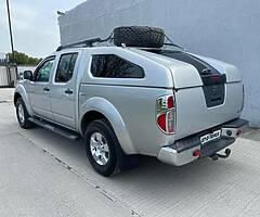 2007 Nissan Navara 5 seater crew cab Tax 333e only .Valid doe 2/2022.Excellent condition.Automatic - Image 4/8