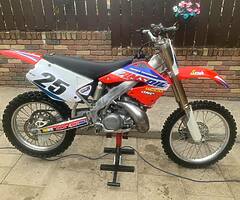 2001 Honda CR - Image 3/4