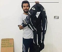 Customized suit included boots gloves complete set with original quality in best price of 400£ - Image 10/10