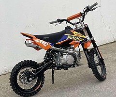 Stomp 125cc pitbike