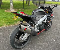 2021 Aprilia RSV4