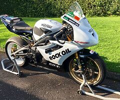 07 Triumph 675 Daytona Track bike - Image 7/10