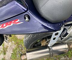 Honda CBR Fireblade - Image 8/10